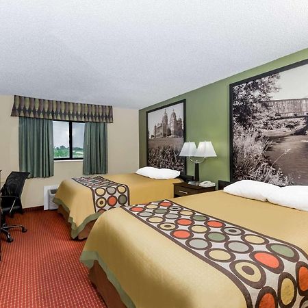 Super 8 By Wyndham Grinnell Ia Buitenkant foto