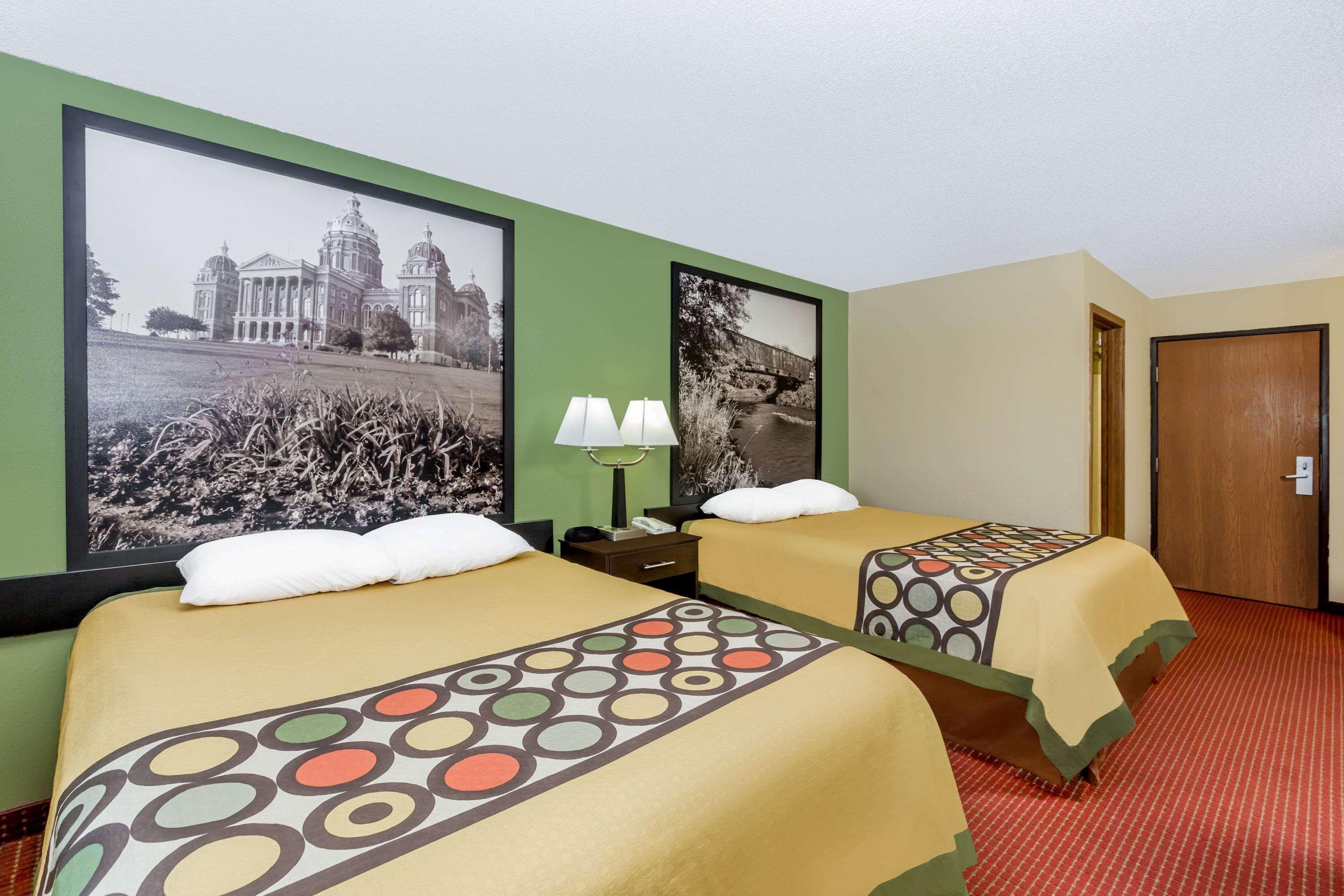 Super 8 By Wyndham Grinnell Ia Buitenkant foto