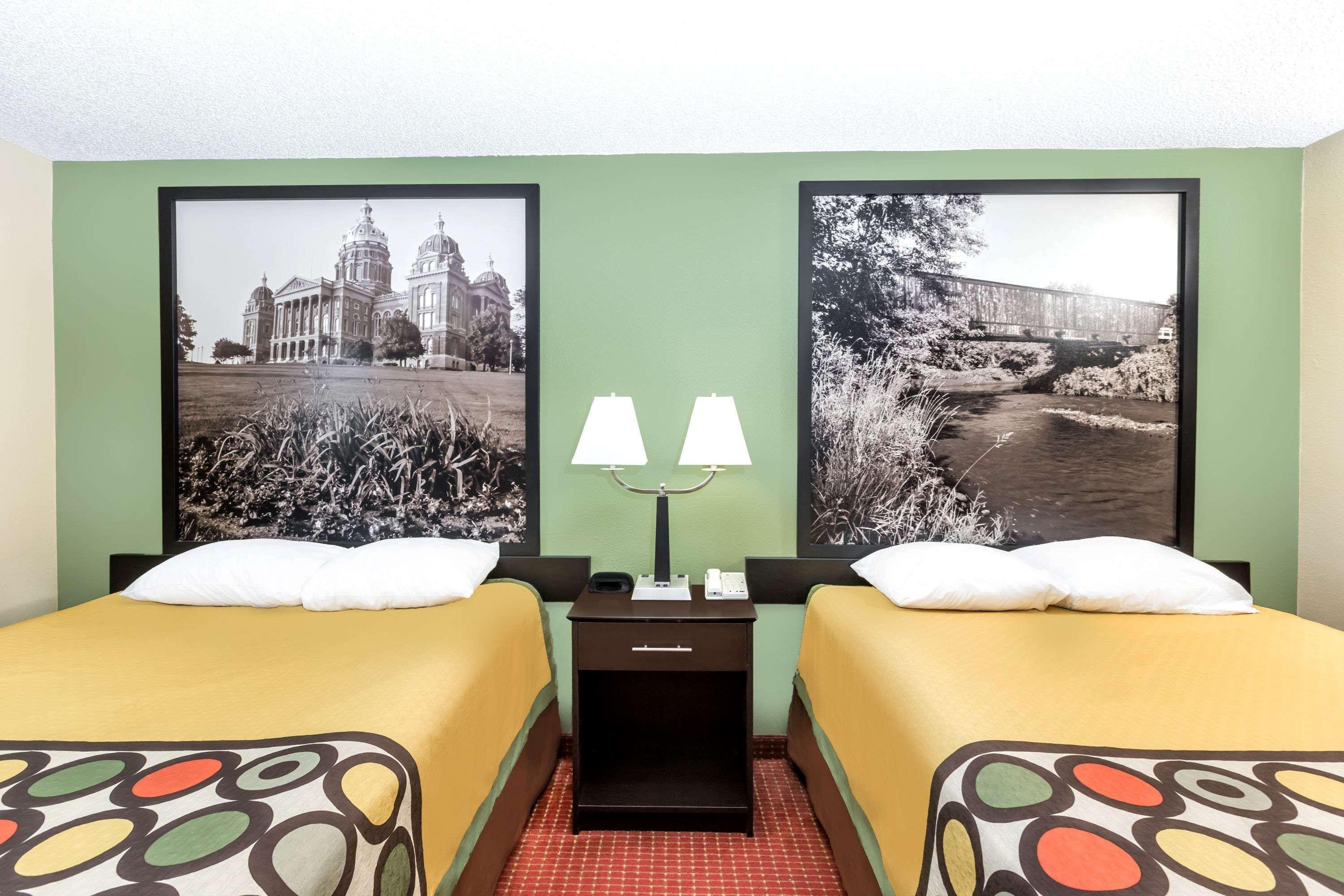 Super 8 By Wyndham Grinnell Ia Buitenkant foto